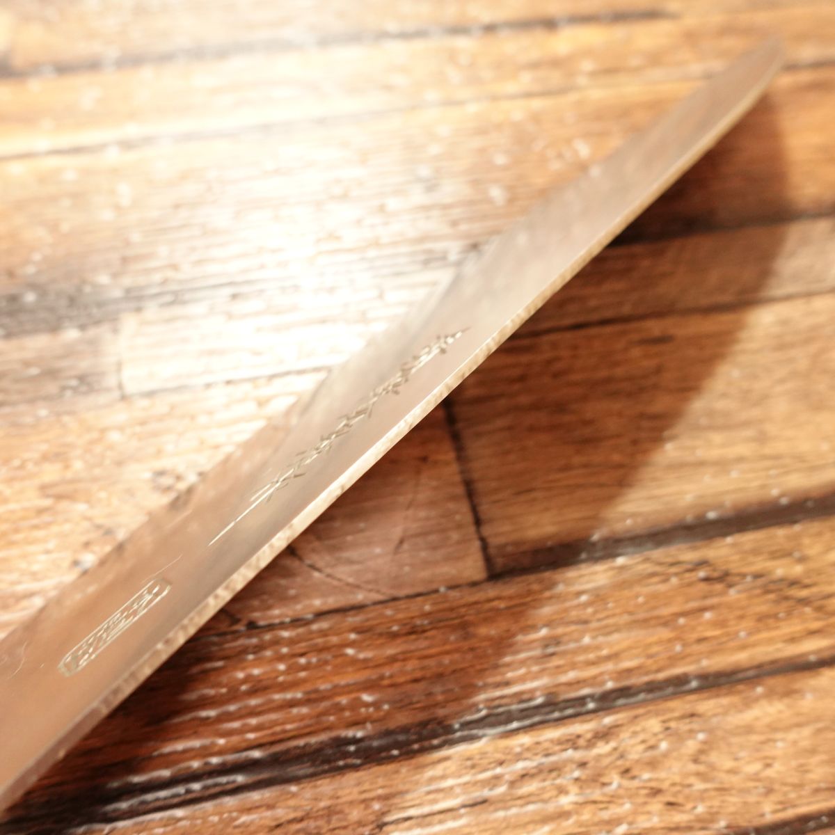 Sakaiya Haruhide Santoku Knife, Sharpened, All-Purpose Knife, Honwarikomi Steel, Hammer Marks on Spine