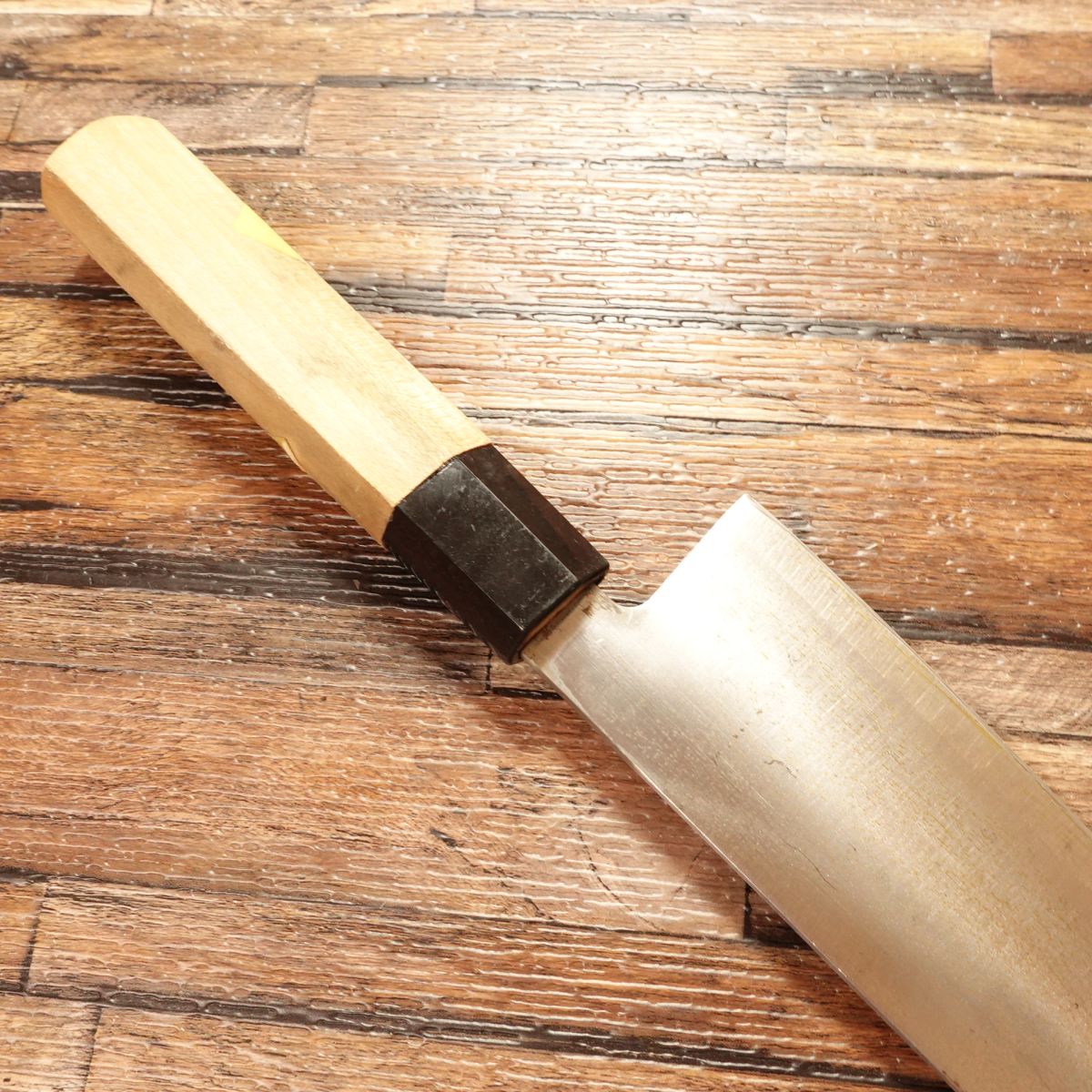 Yawaragi Santoku Knife, Sharpened, All-Purpose Knife, Unique Multi-Faceted Handle, 165mm