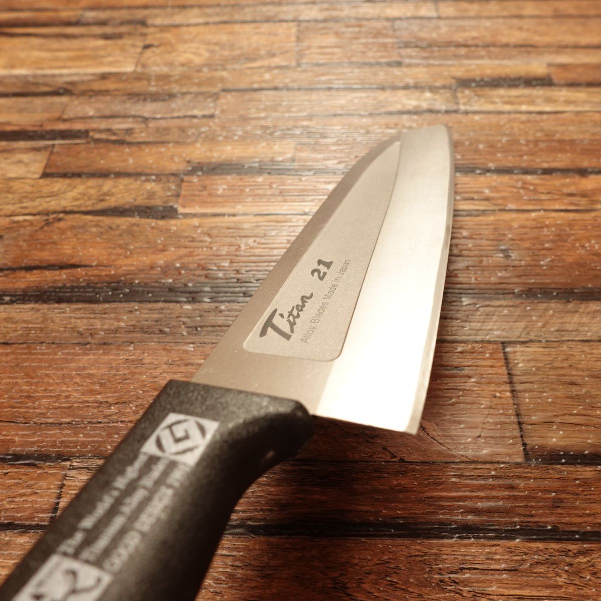 Titan21 Santoku Knife, Sharpened, All-Purpose Knife, Titanium Silver, Good Design Award, Nearly Unused, 170mm
