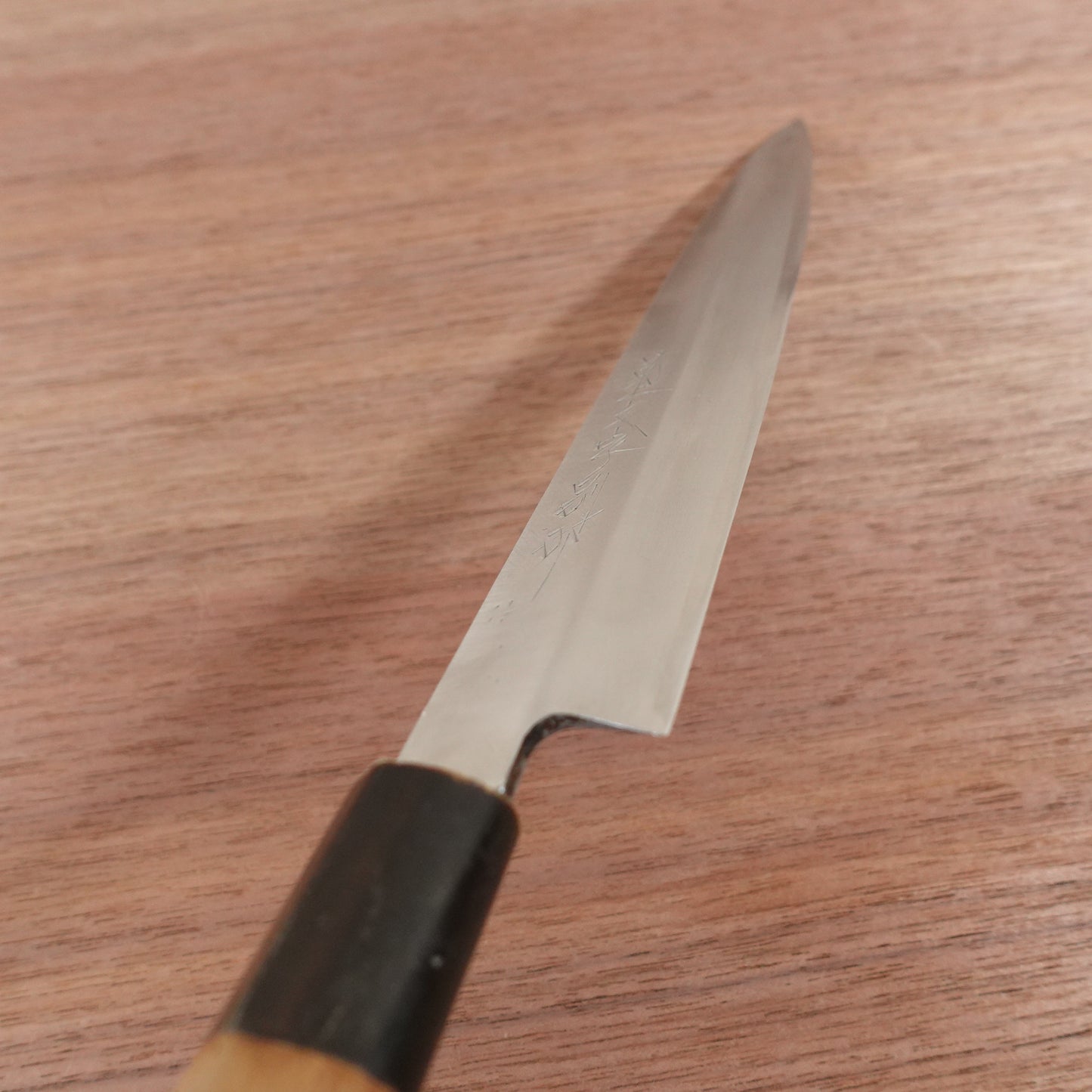 Kikuichimonji Yanagiba Knife, Sharpened, Water Buffalo Handle, Sashimi Knife, Special Make, Minimal Signs of Use, 215mm