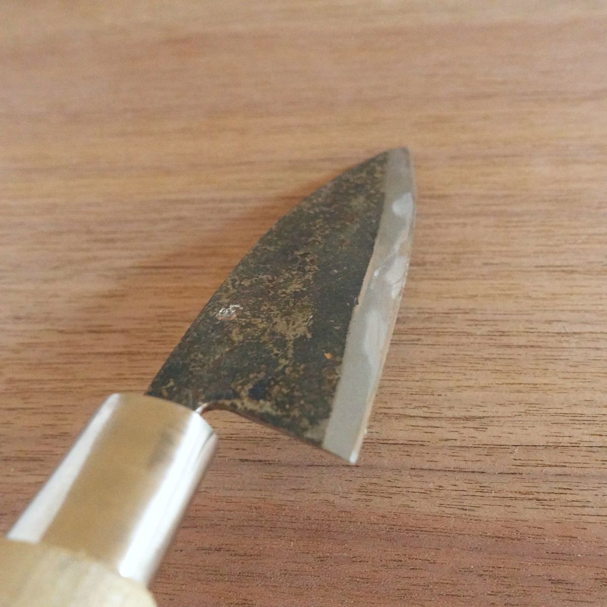 Masafumi Ko-Deba Messer, geschärft, Kurouchi-Finish, Aji-Messer, einseitig geschliffen, 105mm