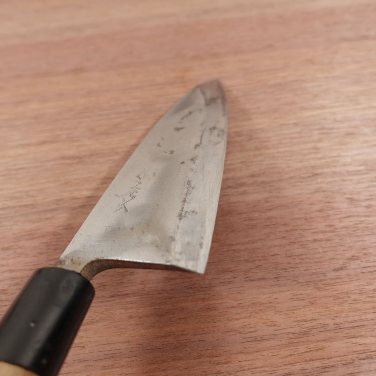 Couteau Seki Magoroku Deba, aiguisé, Ume, acier au carbone, biseau unique, 155 mm