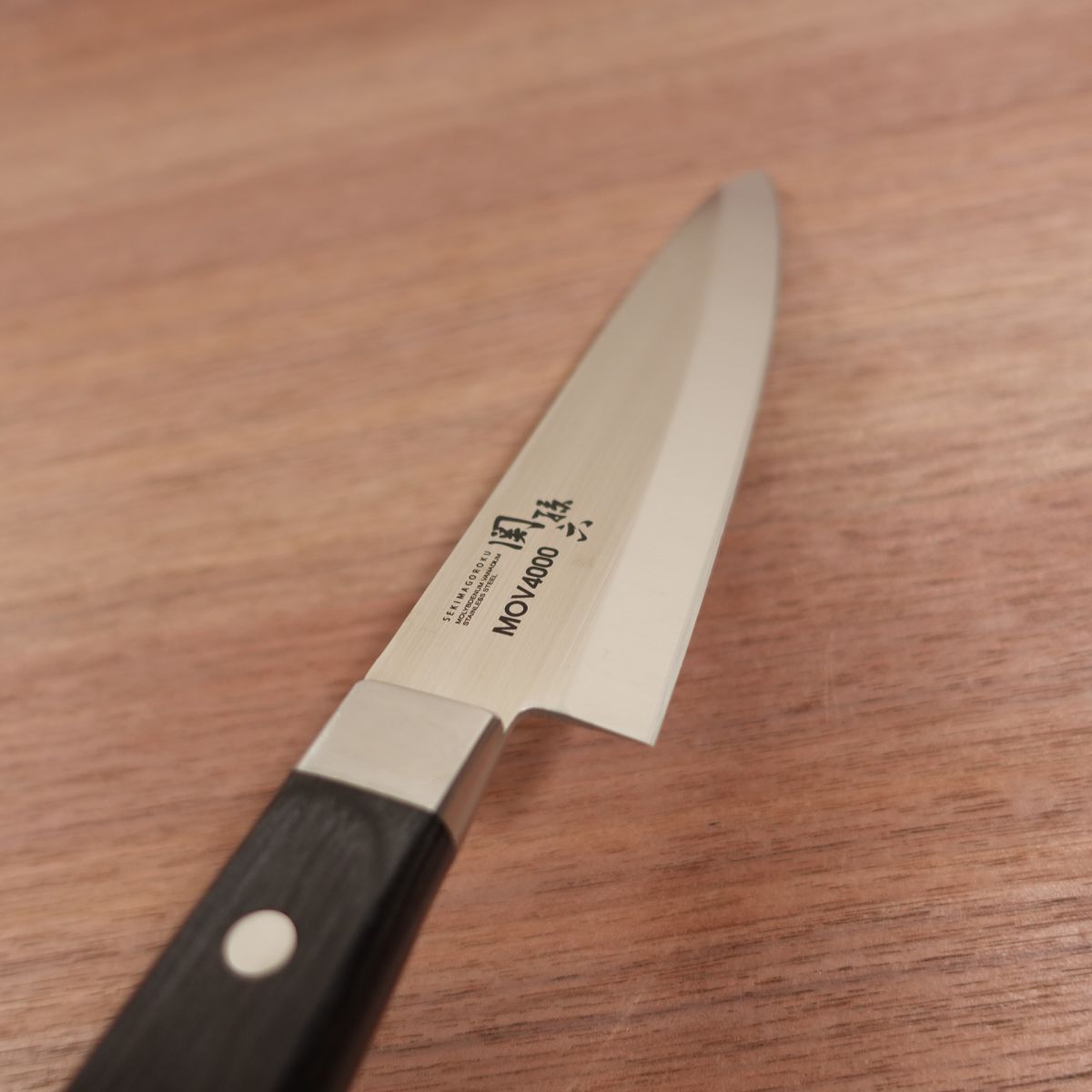Seki Magoroku Single-Bevel Gyuto Knife, Sharpened, MOV4000, Stainless Steel, Thin Deba Knife, Also Suitable as Sashimi Knife, All-Purpose Knife, Unused Stored Item, Rare, 180mm