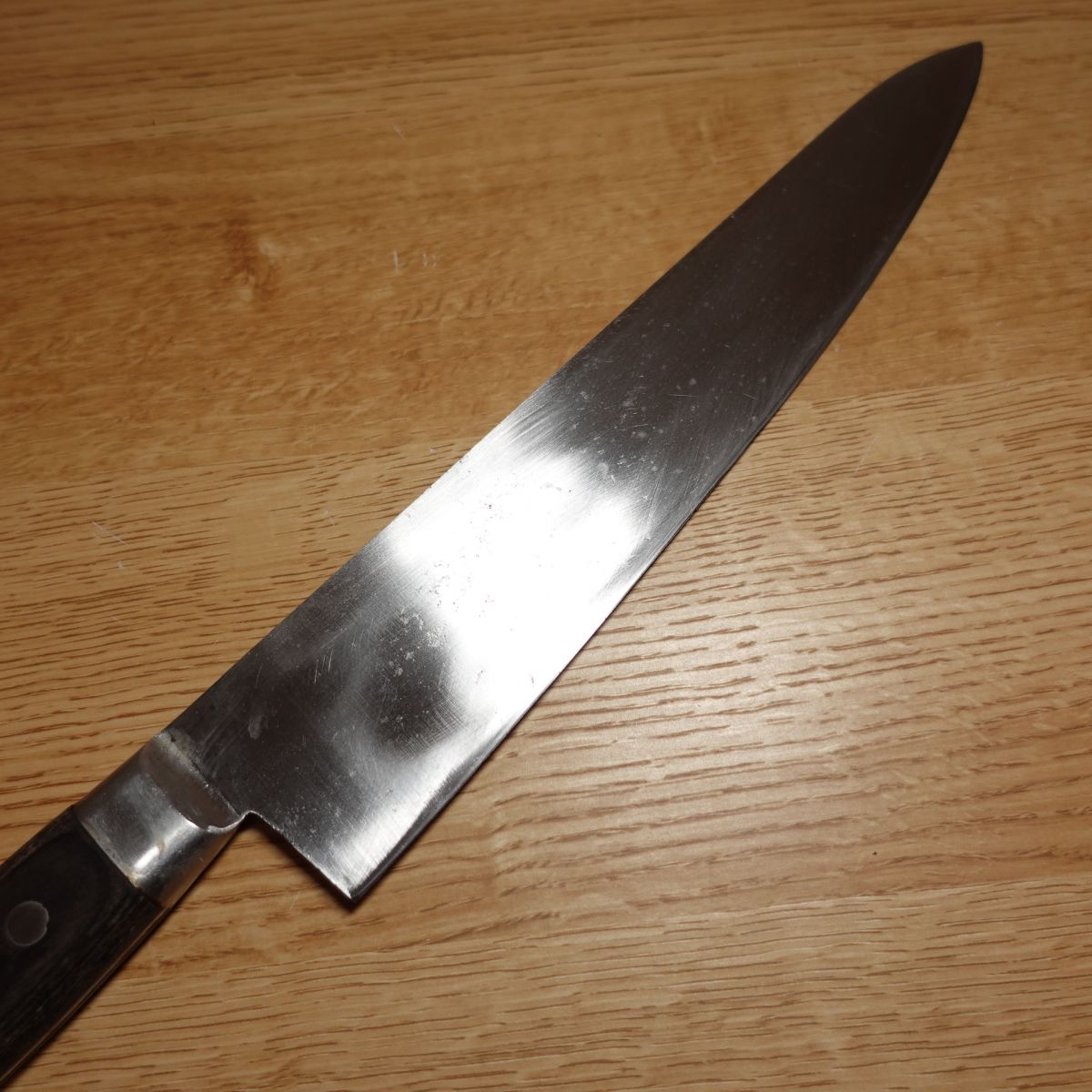 Sakai Ishito Sadamune Gyuto, Kochmesser, geschärft, rostfreier Molybdänstahl, westliches Messer, zweischneidig