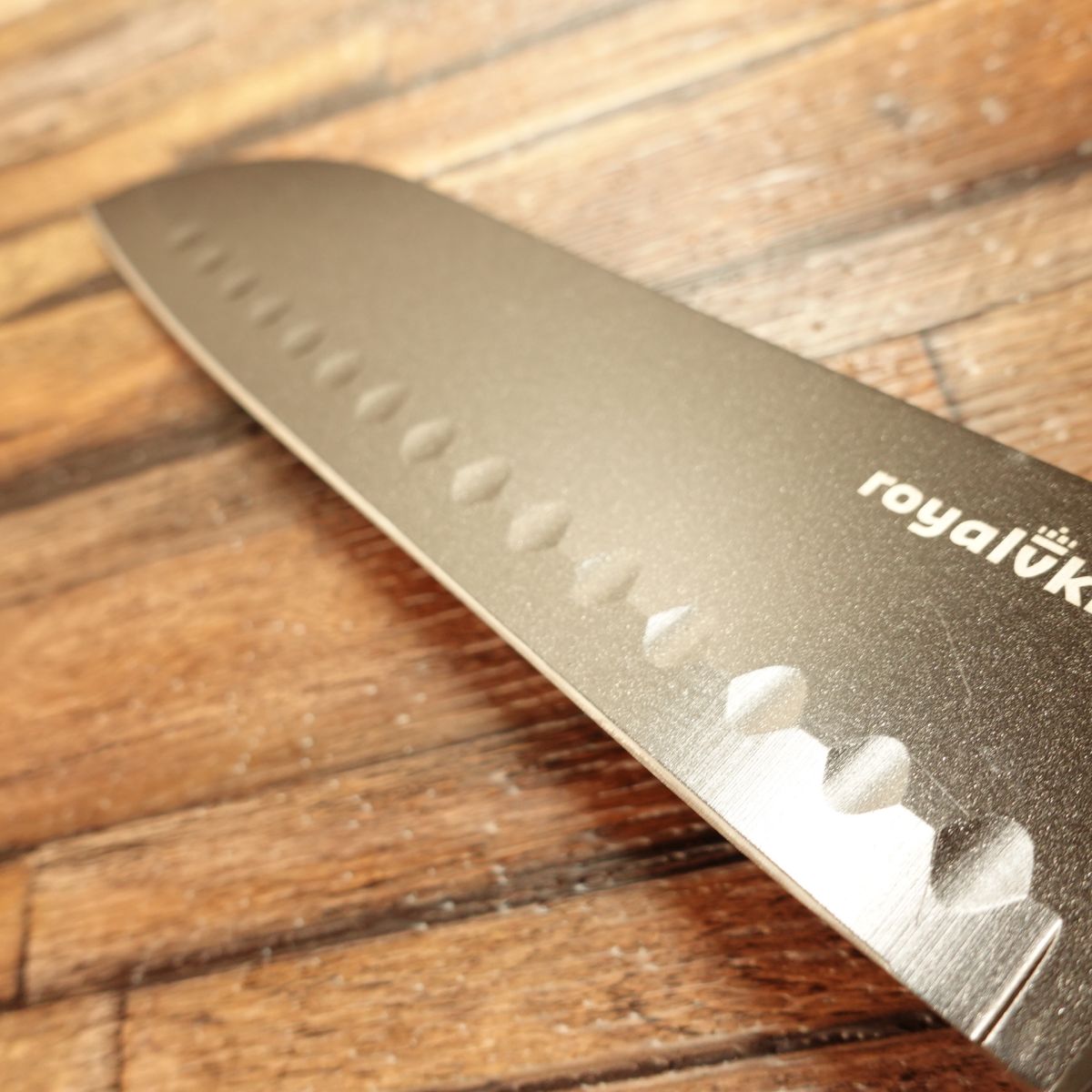 ROYALVKB Santoku Knife, Sharpened, Black Coating, Dimpled, Double-edged, Nearly Unused