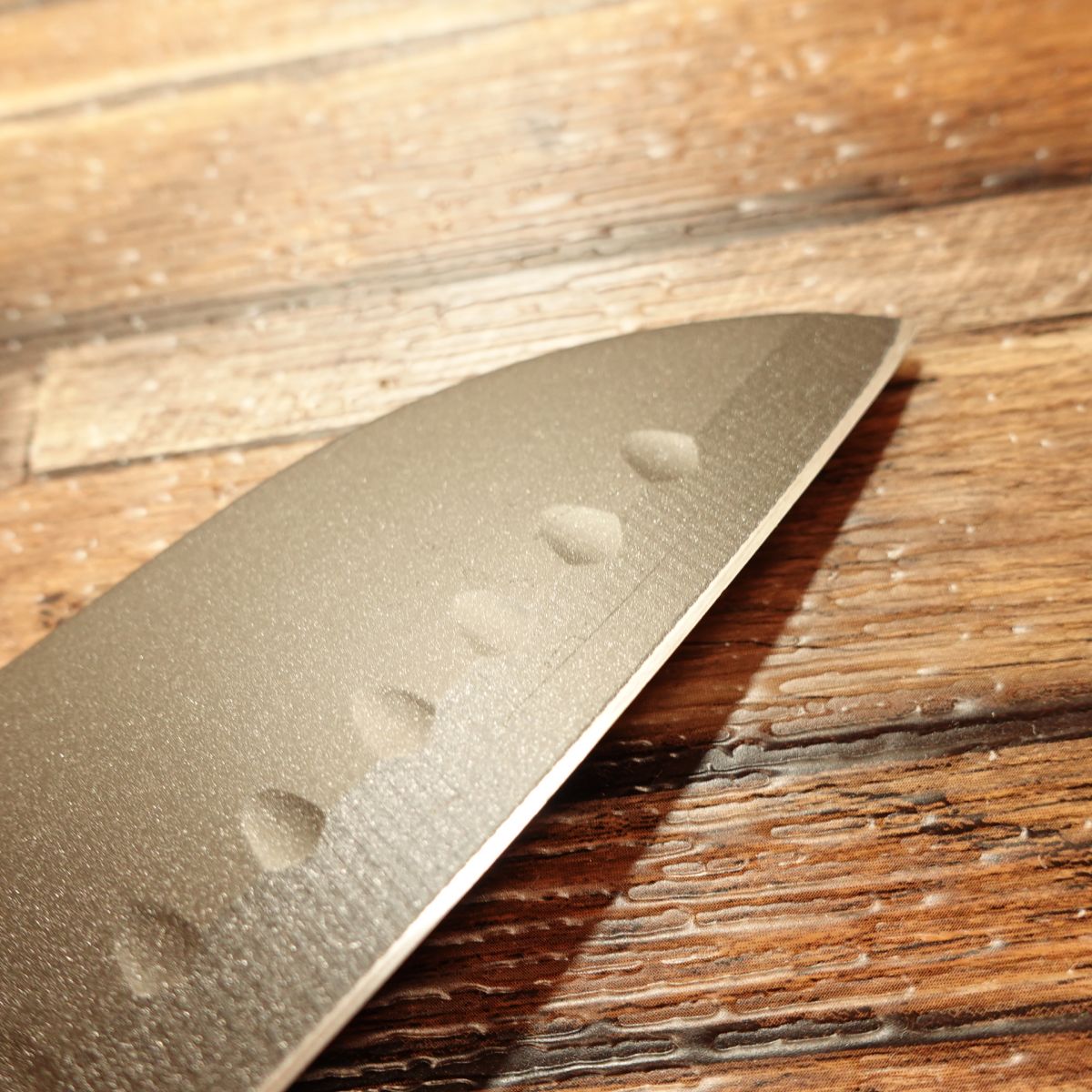 ROYALVKB Santoku Knife, Sharpened, Black Coating, Dimpled, Double-edged, Nearly Unused