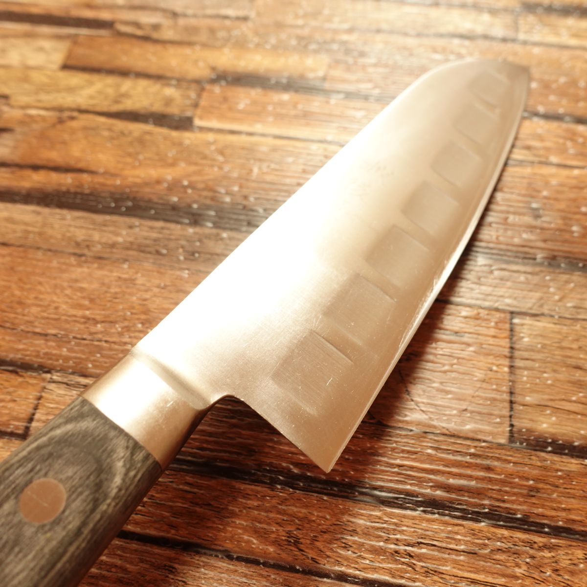 Couteau Santoku Echigo Tamasaburo, aiguisé, couteau tout usage, fabriqué au Japon, à double tranchant, Hon-Warikomi, 3 couches, alvéolé