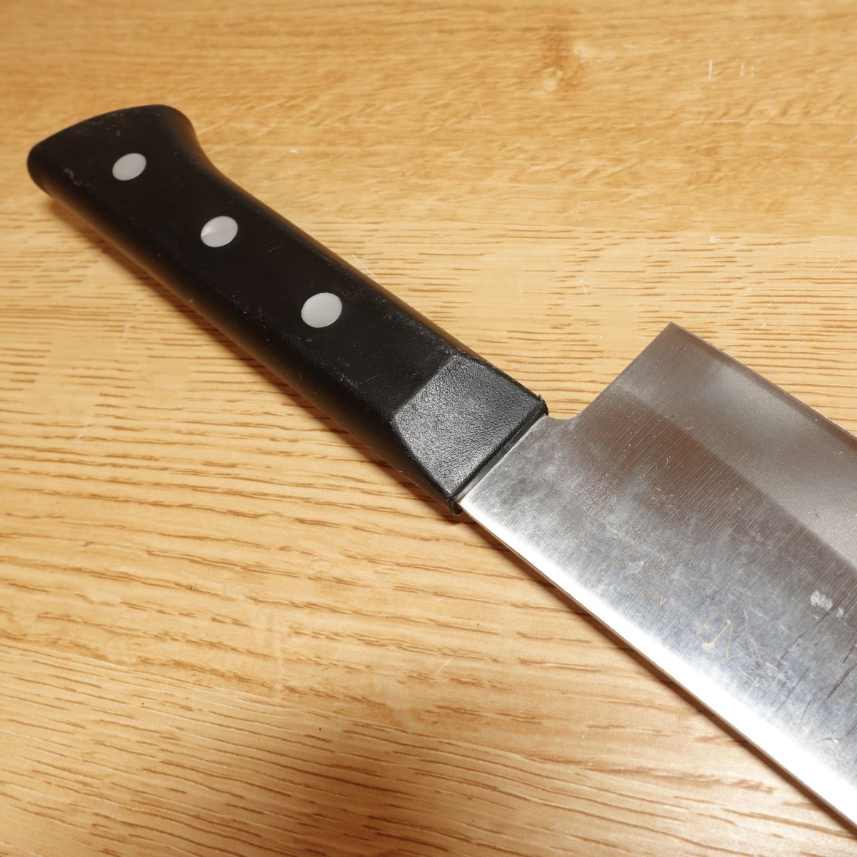 Couteau Santoku Seki-Magoroku Moegi, aiguisé, polyvalent, couteau occidental, à double tranchant, acier inoxydable, Moegi, KAI