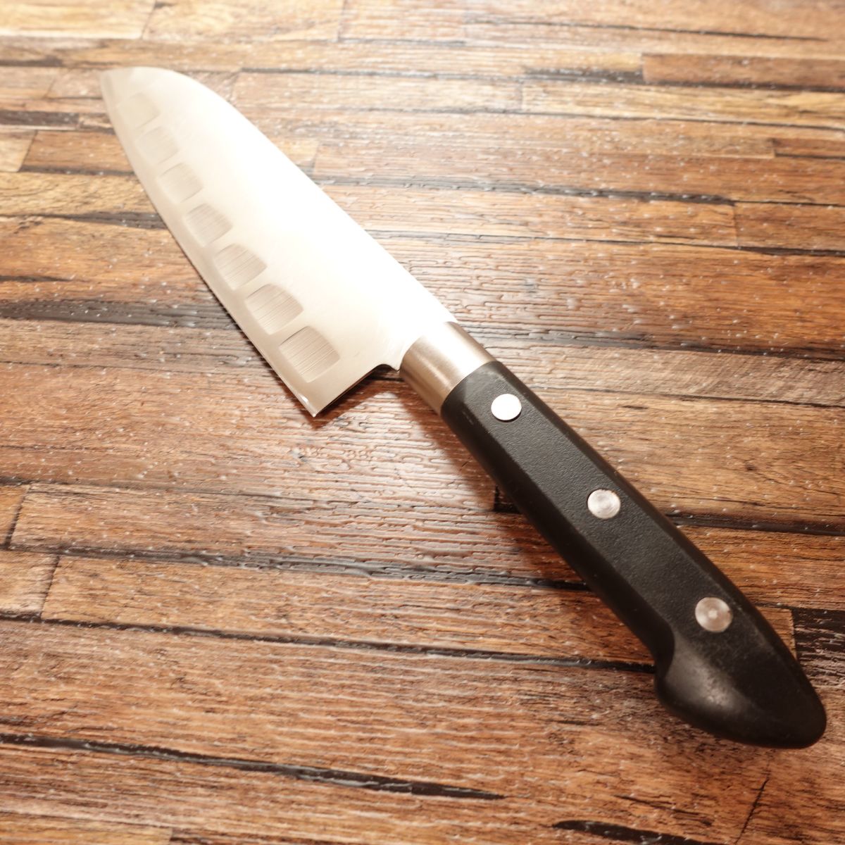 Couteau Santoku Takumi-waza, aiguisé, alvéolé, en acier inoxydable, couteau tout usage