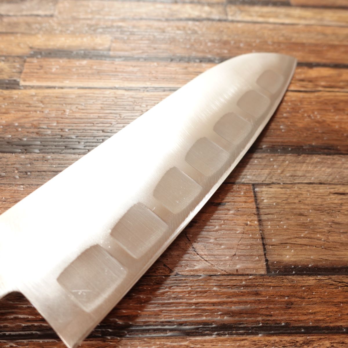 Couteau Santoku Takumi-waza, aiguisé, alvéolé, en acier inoxydable, couteau tout usage