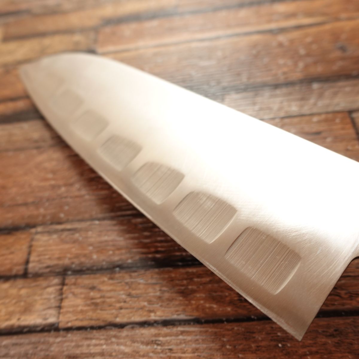 Couteau Santoku Takumi-waza, aiguisé, alvéolé, en acier inoxydable, couteau tout usage