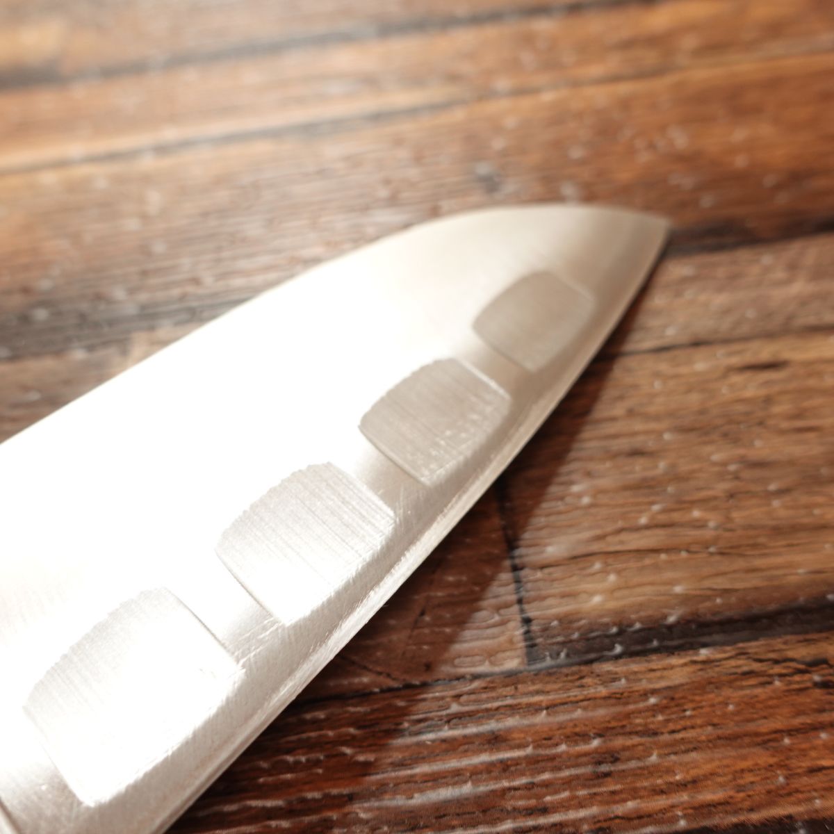 Couteau Santoku Takumi-waza, aiguisé, alvéolé, en acier inoxydable, couteau tout usage