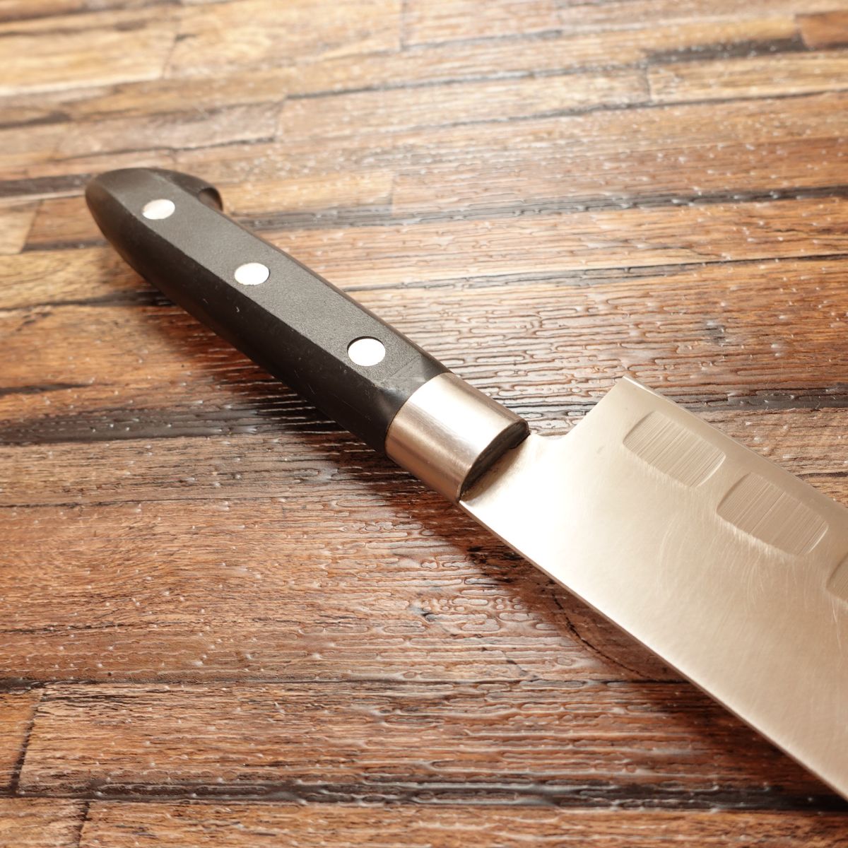 Couteau Santoku Takumi-waza, aiguisé, alvéolé, en acier inoxydable, couteau tout usage