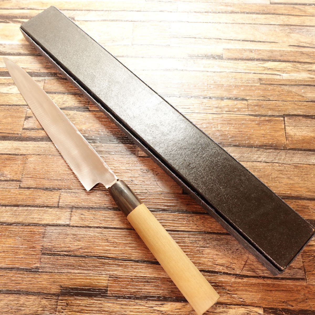 Munetsugu Yanagiba Knife, Sharpened, Sashimi Knife, Water Buffalo Horn Handle, With Sticker, Nearly Unused, With Box