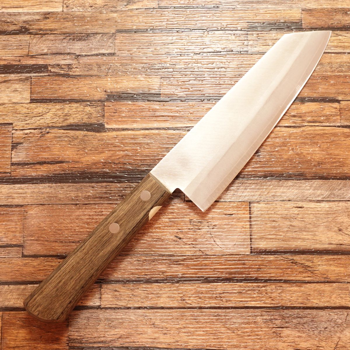 Seiko Saku Santoku Knife, Sharpened, All-purpose Bunka Knife, K-tip, DP Gold, Stainless Steel