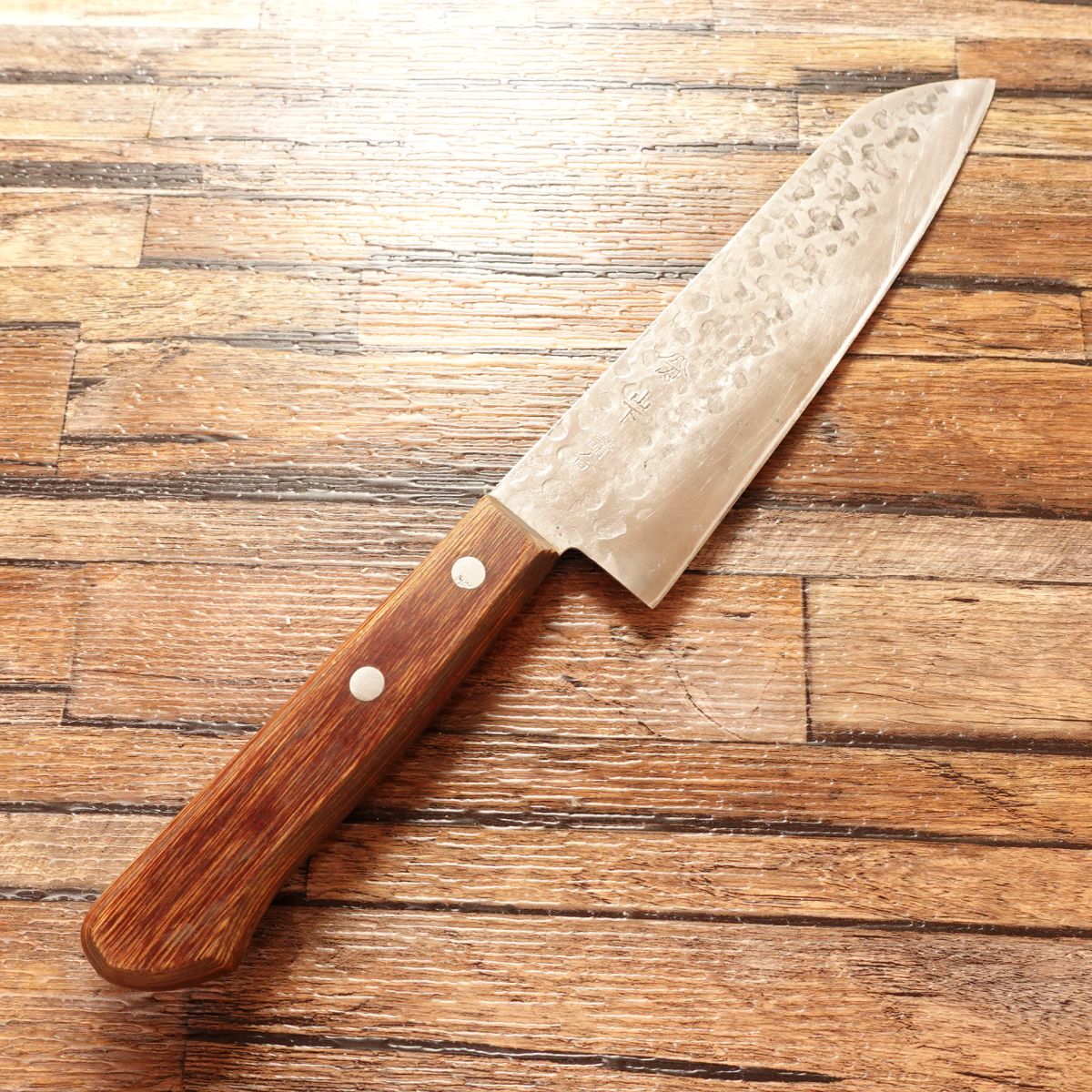 Unsui Santoku Knife, Sharpened, Hammered Pattern, Warikomi, Yamashita Approved