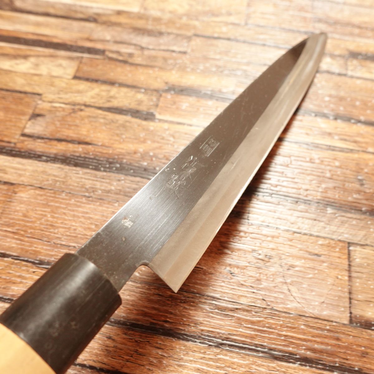 Yushun Yanagiba Knife, Sharpened, Black-Forged, Sashimi Knife, Superior Sharpness Seal Included