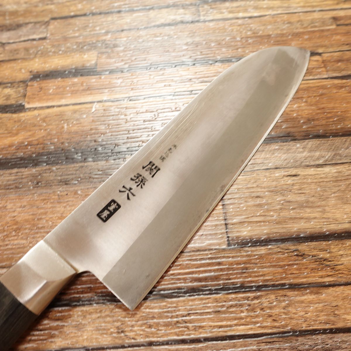 Seki Magoroku Muroya Santoku Knife, Sharpened, All-Purpose Knife, Hon-Warikomi, 3-layered Steel