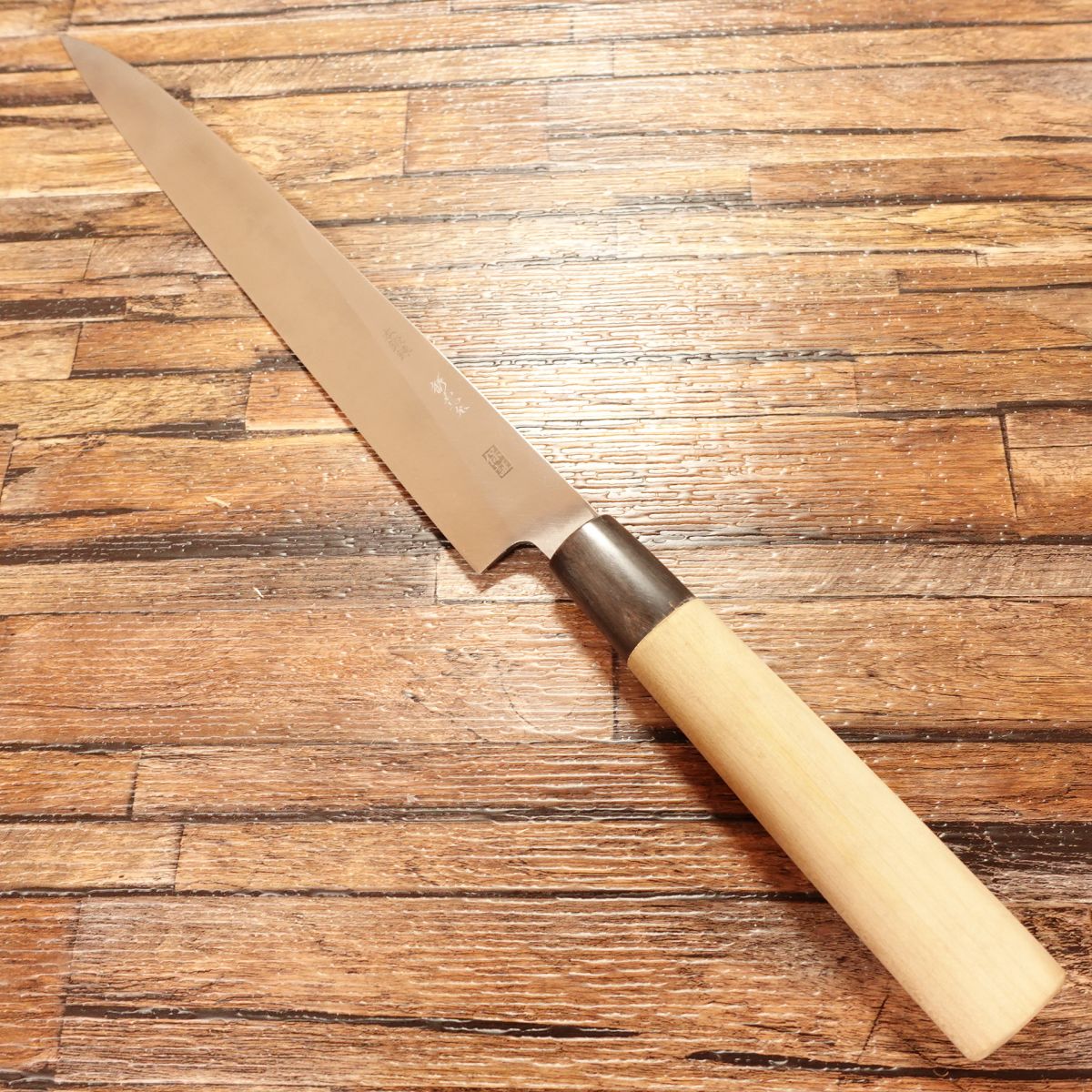 Goh Umanosuke Yoshihiro Yanagiba Knife, Sharpened, Water Buffalo Horn Handle, Sashimi Knife, Hon-Tanren, with Engraving and Wooden Sheath, Nearly Unused