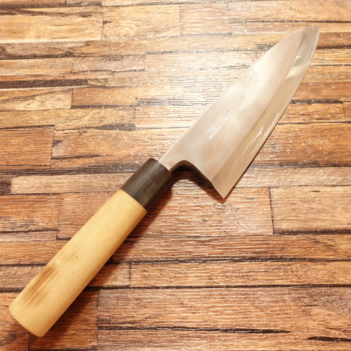 Goh Umanosuke Yoshihiro Deba Knife, Sharpened, Water Buffalo Horn Handle, Steel, with Engraving and Wooden Sheath