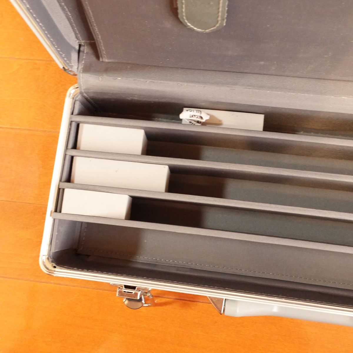 Silver Hard Case for Kitchen Knives, Knife Storage Bag, Aluminum Duralumin