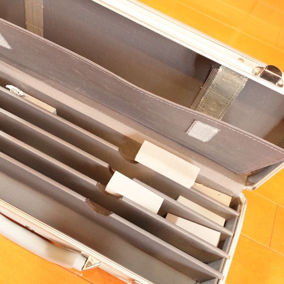 Silver Hard Case for Kitchen Knives, Knife Storage Bag, Aluminum Duralumin