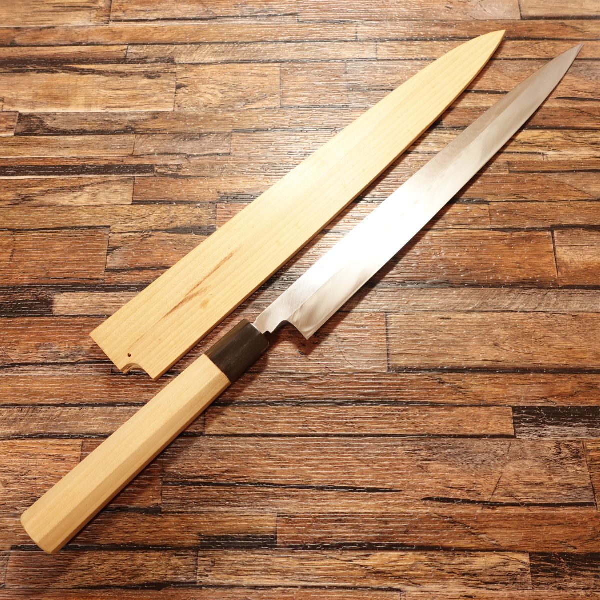 Yasuyuki Honyaki Fugu-Hiki Knife, Sharpened, Yanagiba Knife, Sashimi Knife, Water Buffalo Octagonal Handle, Sanbo, Nearly Unused, Comes with Wooden Sheath