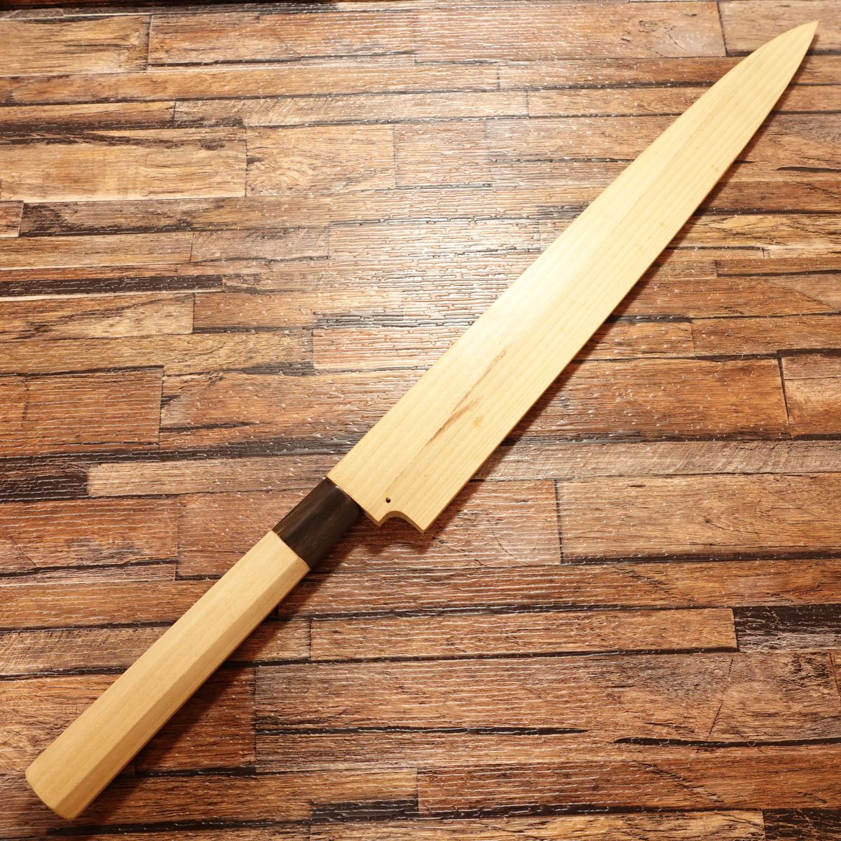 Yasuyuki Honyaki Fugu-Hiki Knife, Sharpened, Yanagiba Knife, Sashimi Knife, Water Buffalo Octagonal Handle, Sanbo, Nearly Unused, Comes with Wooden Sheath