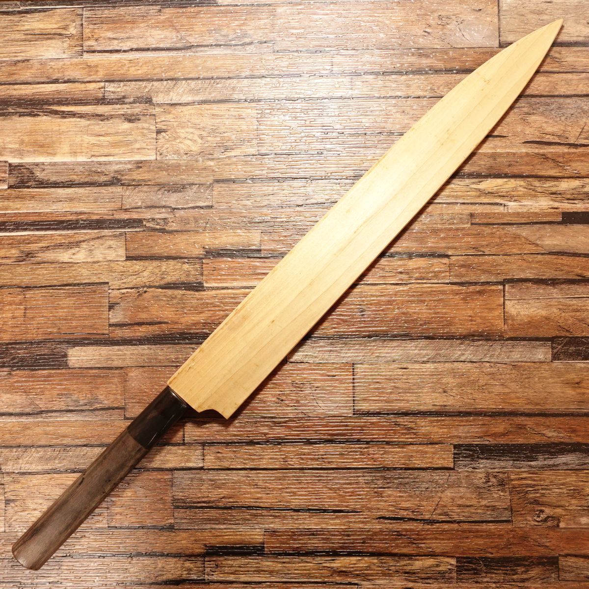 Yanagiba Knife, Sharpened, High-Grade Stainless Steel, Water Buffalo Handle, Sashimi Knife, No Engraving, Mirror Finish, Nearly Unused Stored Item, Comes with Wooden Sheath