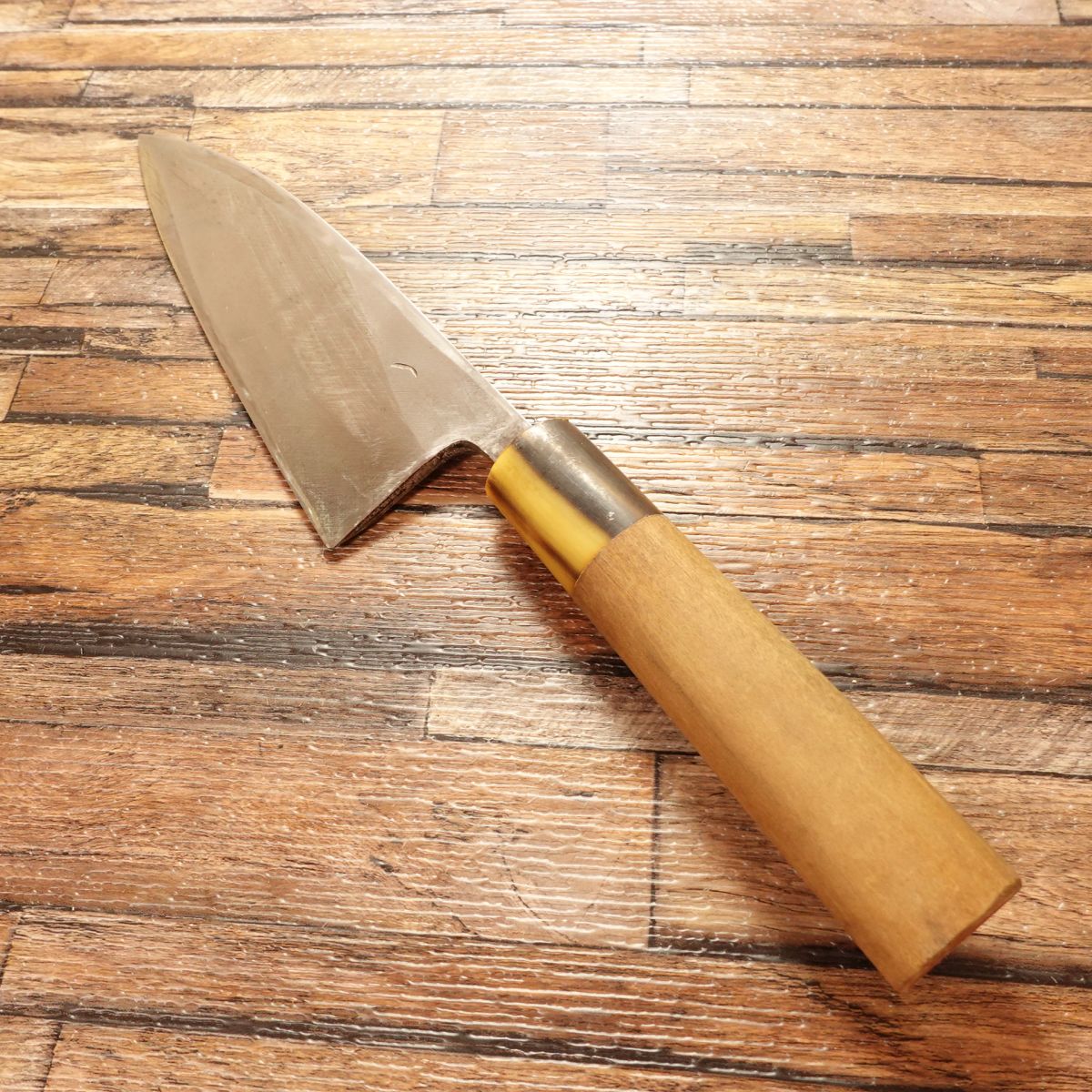 Minamoto Kikusuga Deba Knife, Sharpened, Buffalo Horn Handle, “AA” Grade, Chrysanthemum Crest, 150mm