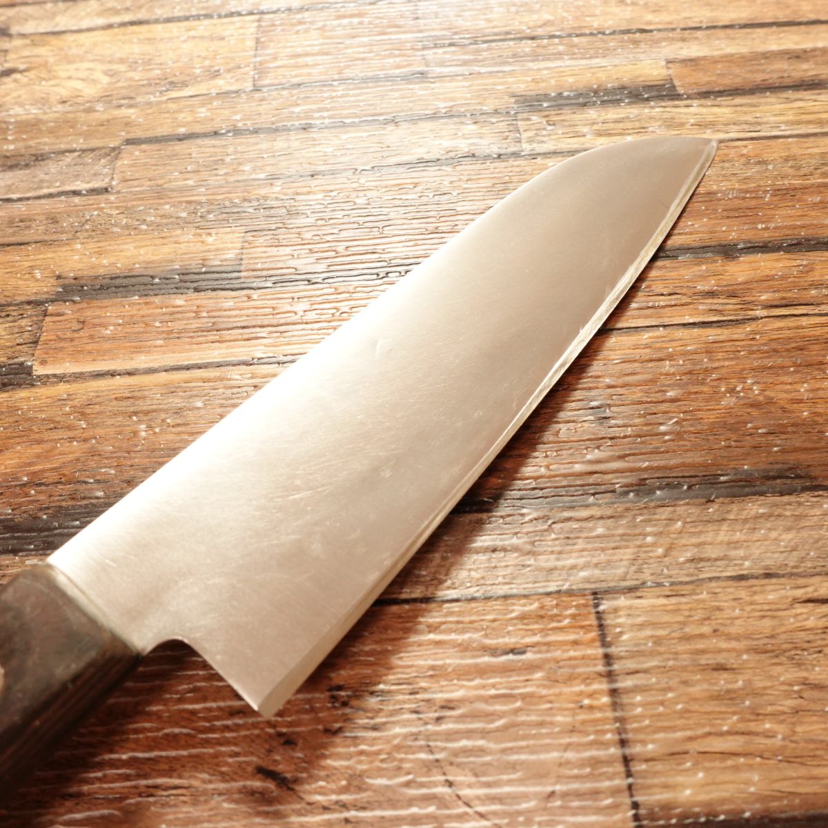 Tadawaki Santoku Knife, Sharpened, All-Purpose Knife, Honwarikomi, DP Treated, 160mm