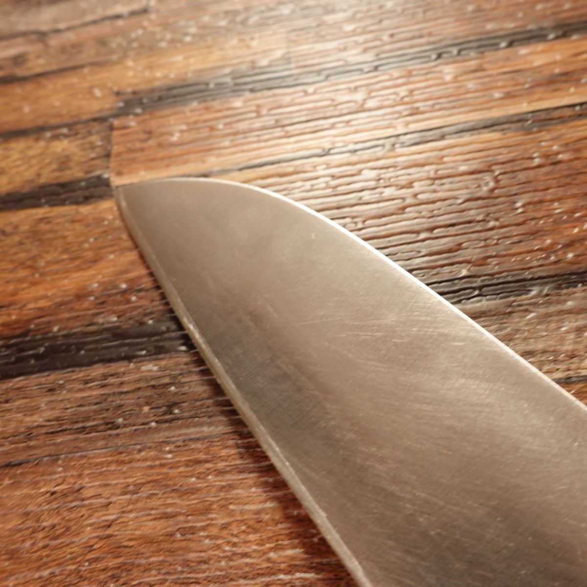 Tadawaki Santoku Knife, Sharpened, All-Purpose Knife, Honwarikomi, DP Treated, 160mm