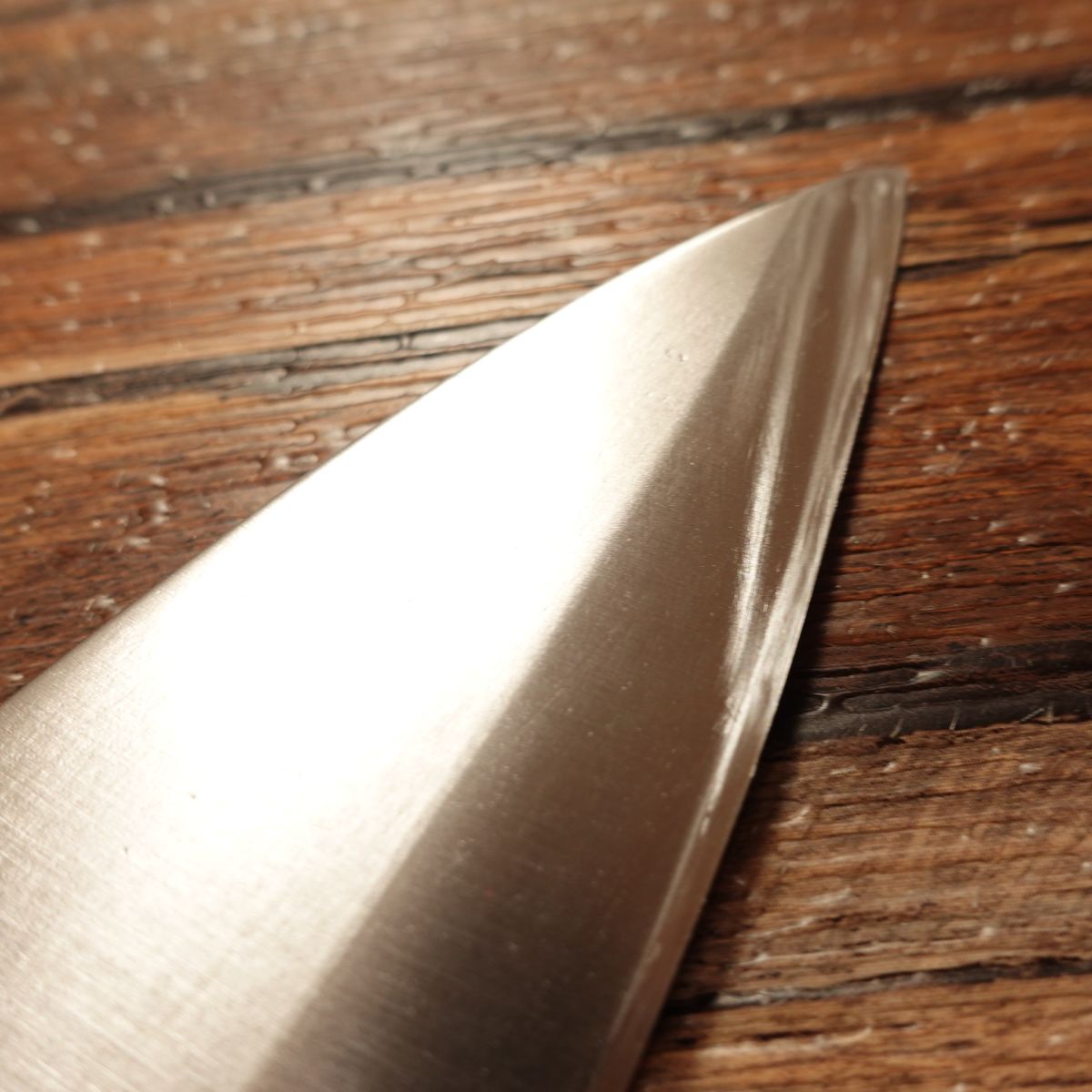 Kikuhide Large Deba Knife, Sharpened, Tokusen, Water Buffalo Handle, Hagane, Single-Edged, Spine Scratch, 205mm