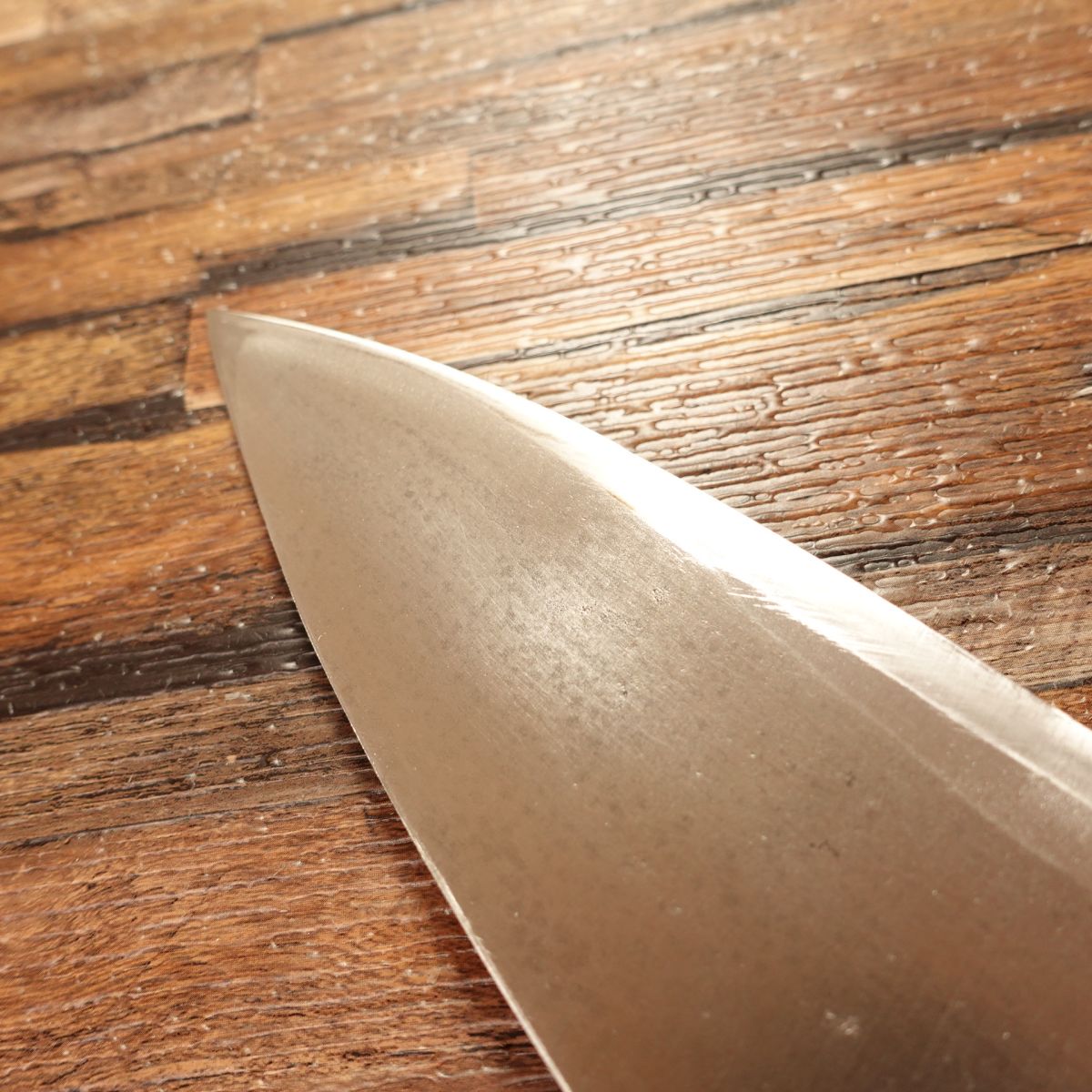 Kikuhide Large Deba Knife, Sharpened, Tokusen, Water Buffalo Handle, Hagane, Single-Edged, Spine Scratch, 205mm