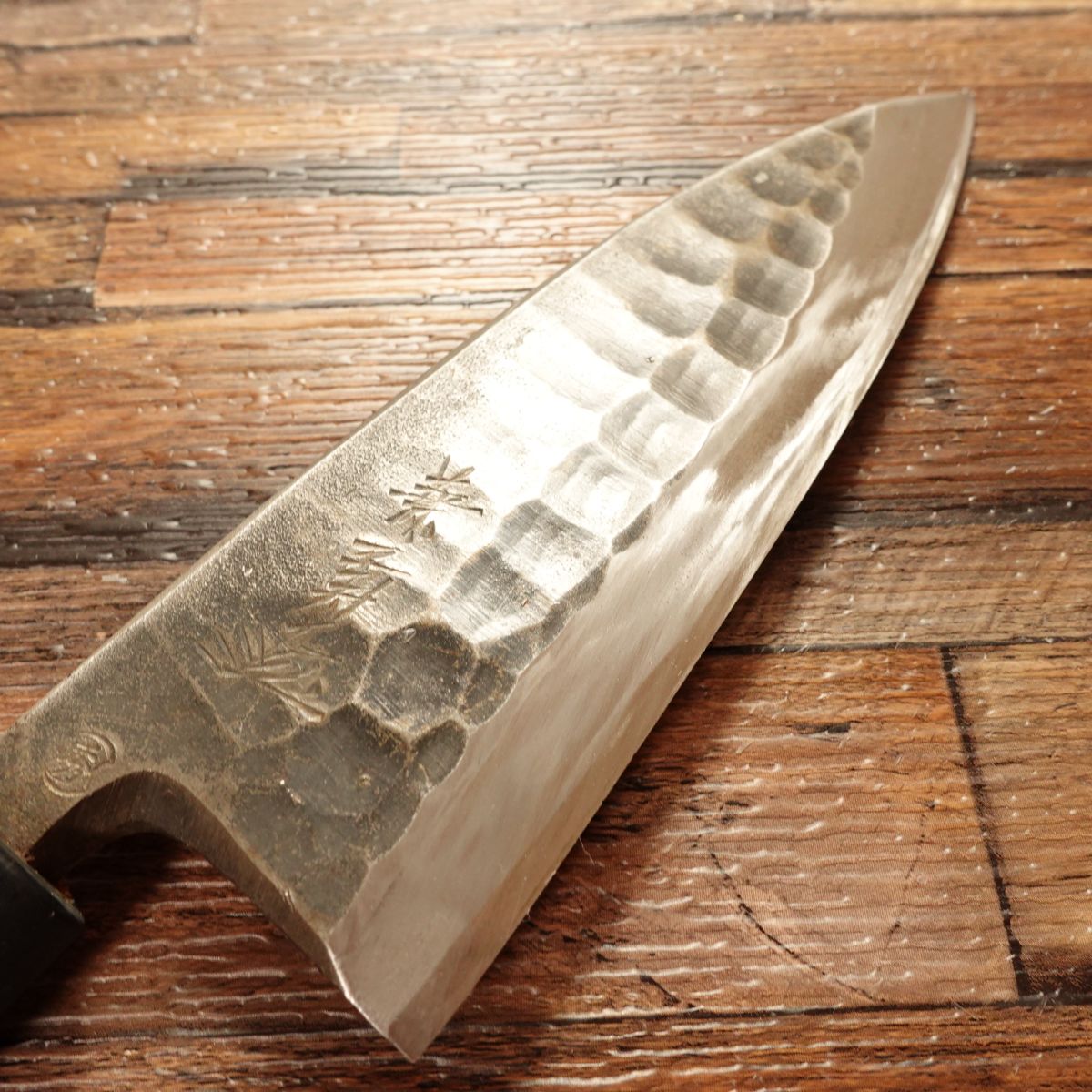 Kaneyuu Deba Knife, Sharpened, Black-Forged, Hammered Finish, Yasuki Steel, Carbon Forge, “Shu” Grade, 155mm