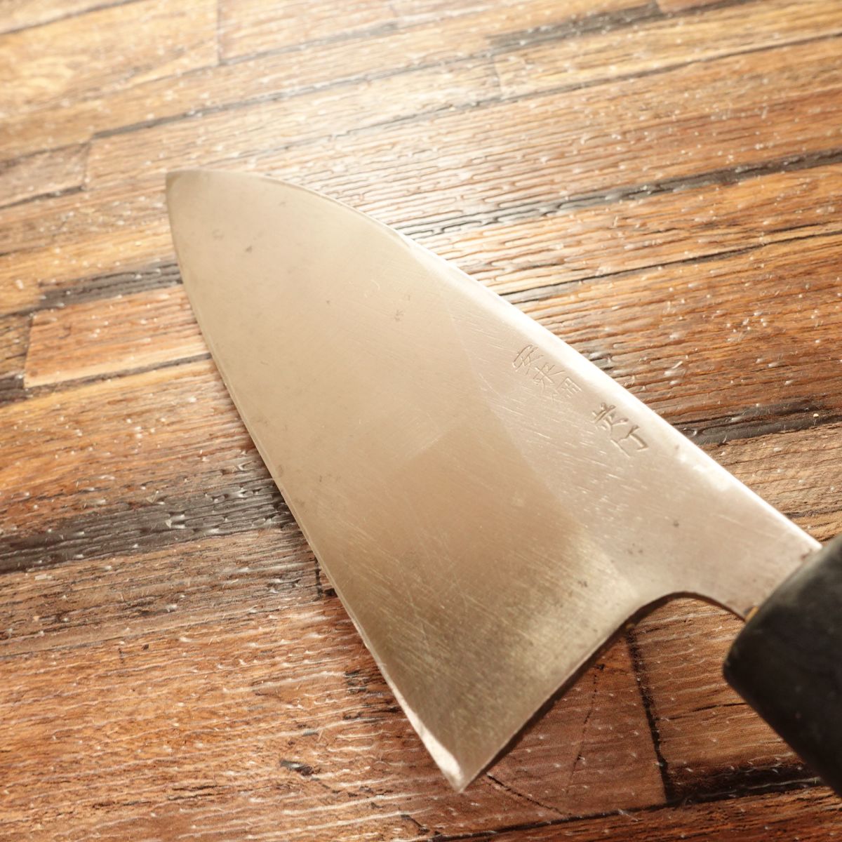 Kaneyuu Deba Knife, Sharpened, Black-Forged, Hammered Finish, Yasuki Steel, Carbon Forge, “Shu” Grade, 155mm