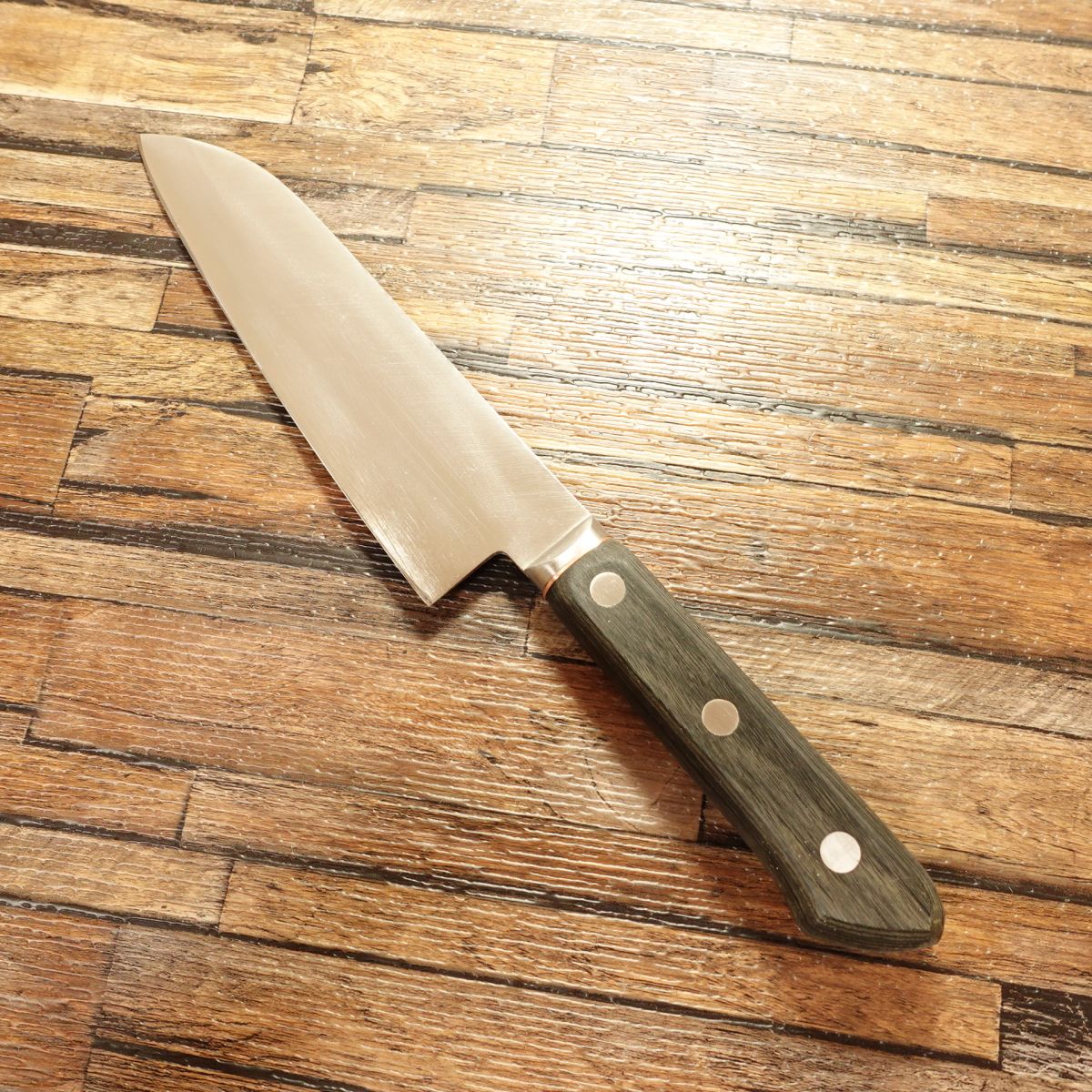 Jikko Santoku Knife, Sharpened, Rust-Resistant Warikomi, GOLD Series, All-Purpose Knife, Jikko-made, 170mm