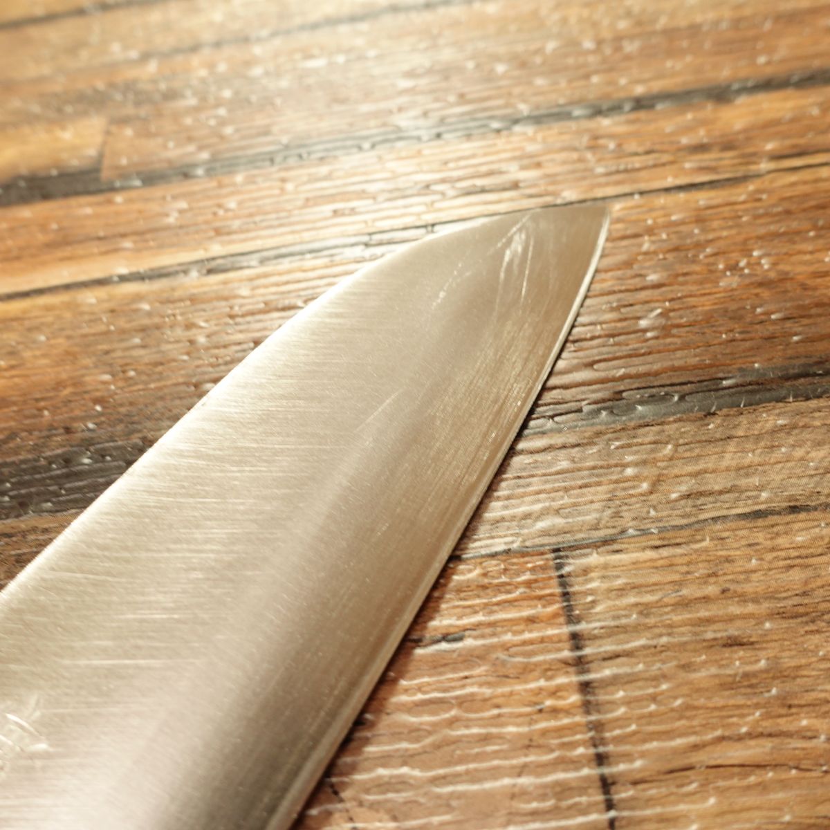 Jikko Santoku Knife, Sharpened, Rust-Resistant Warikomi, GOLD Series, All-Purpose Knife, Jikko-made, 170mm