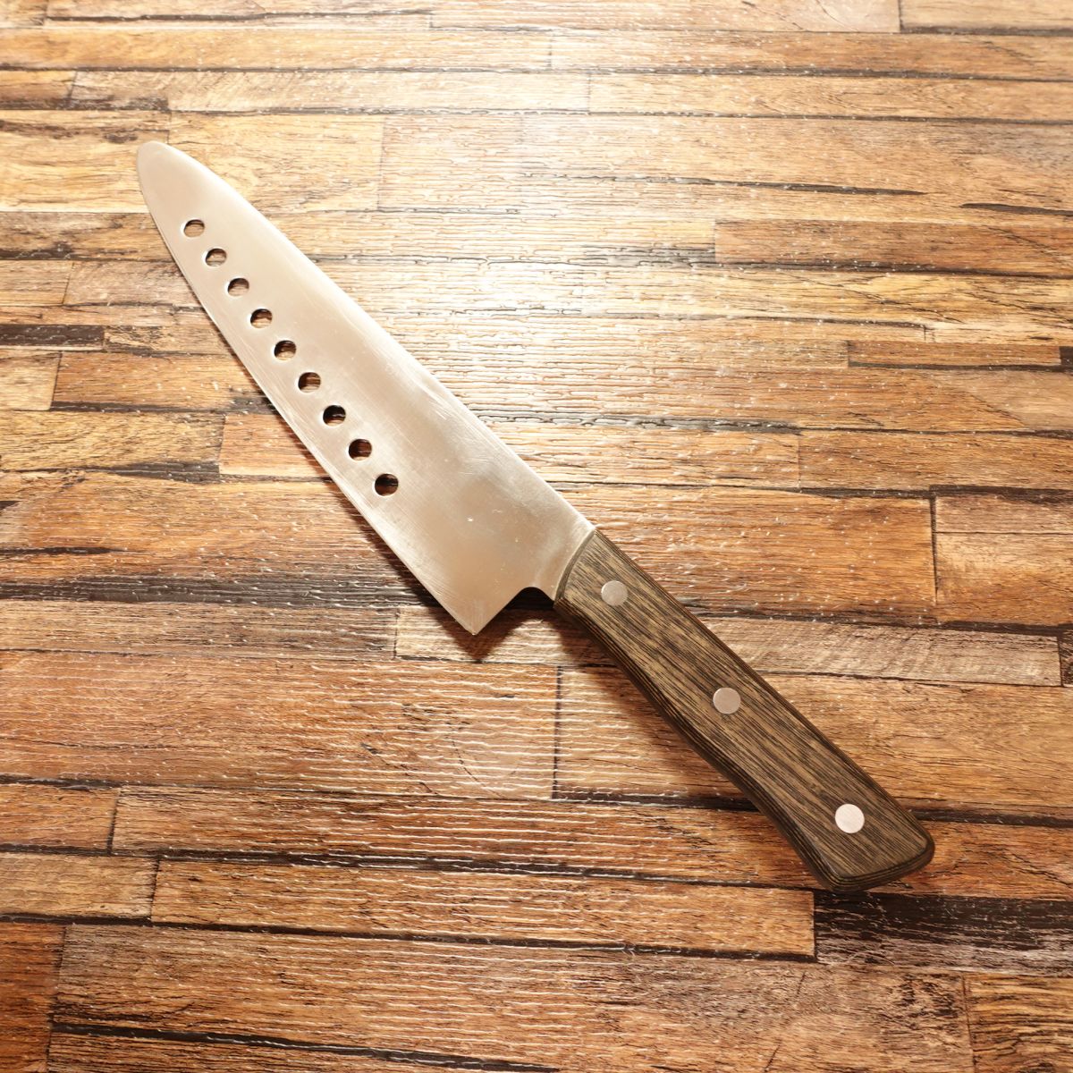 Ajimisaki Santoku Knife, Sharpened, Perforated, Special Steel, TV Shopping Model, 210mm