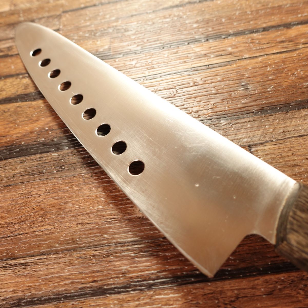 Ajimisaki Santoku Knife, Sharpened, Perforated, Special Steel, TV Shopping Model, 210mm