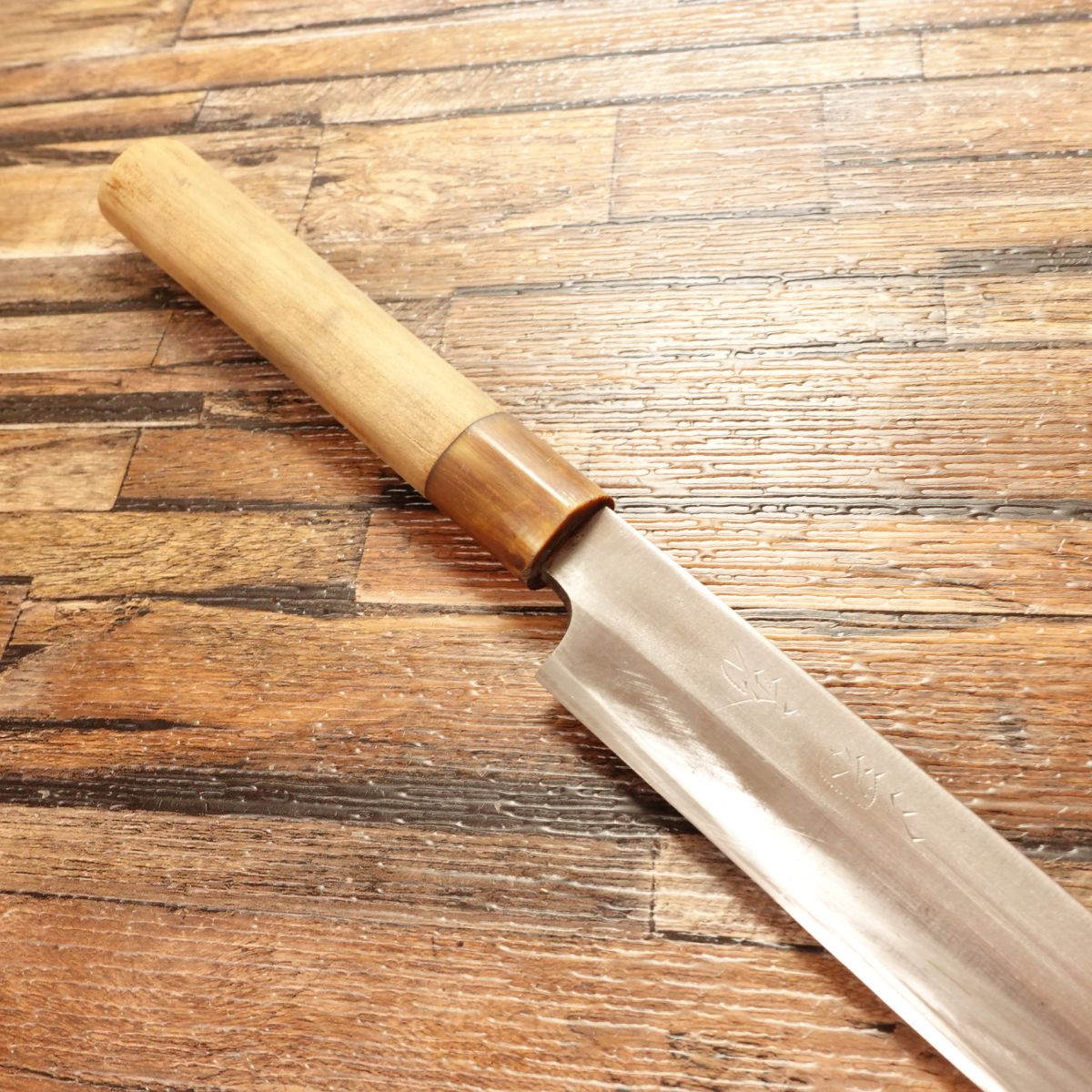 Minamoto Akitada Yanagiba Knife, Sharpened, “Shou Tai Ran” Marking, Kikuhide, Fully Forged, Buffalo Horn Handle, 295mm