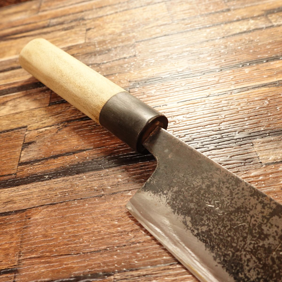 Izutsuki Kiya Wa‑Santoku Knife, Sharpened, Water Buffalo Handle, Yasugi Blue Paper Steel, Black Finish, All‑Purpose “Wa” Gyuto Style, 165 mm