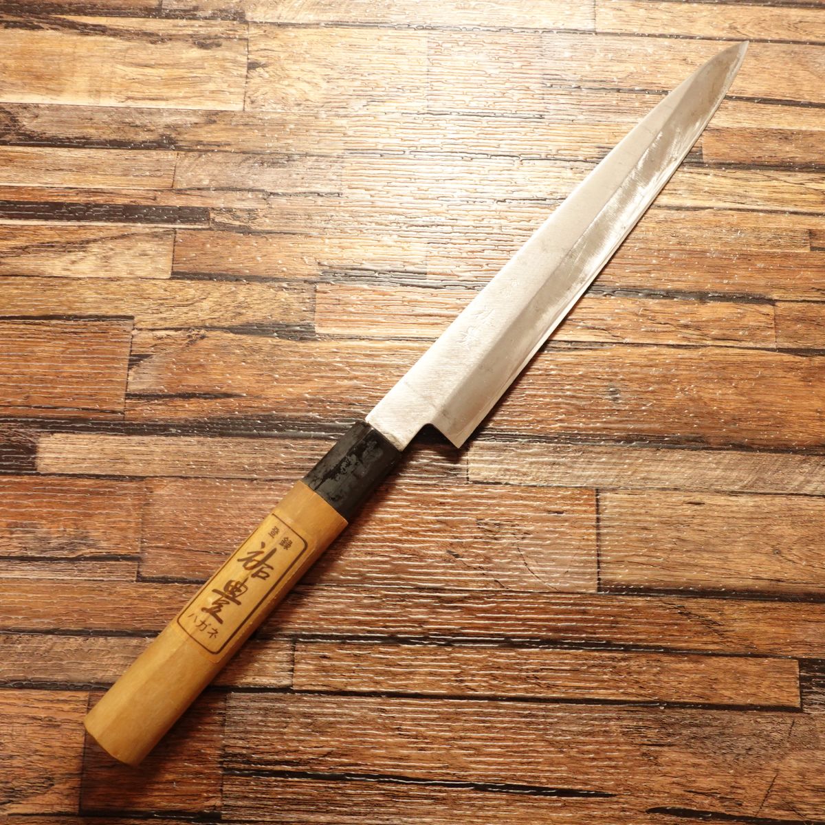 Suketoyo Yanagiba Knife, Sharpened, Hagane, Thin Blade, Comes with Brand Sticker, 220 mm