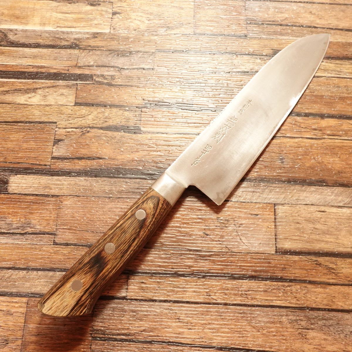 Musoken Santoku Knife, Sharpened, All-Purpose Knife, Hon-Warikomi, DP Gold Series, 185mm