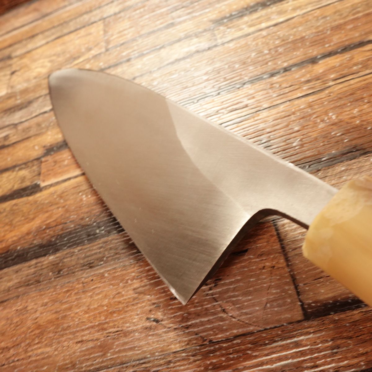 Masamoto Sohonten Deba Knife, Sharpened, White Water Buffalo Handle, Unused Stored Item, Boxed, Small Worm Damage on Handle, 185mm