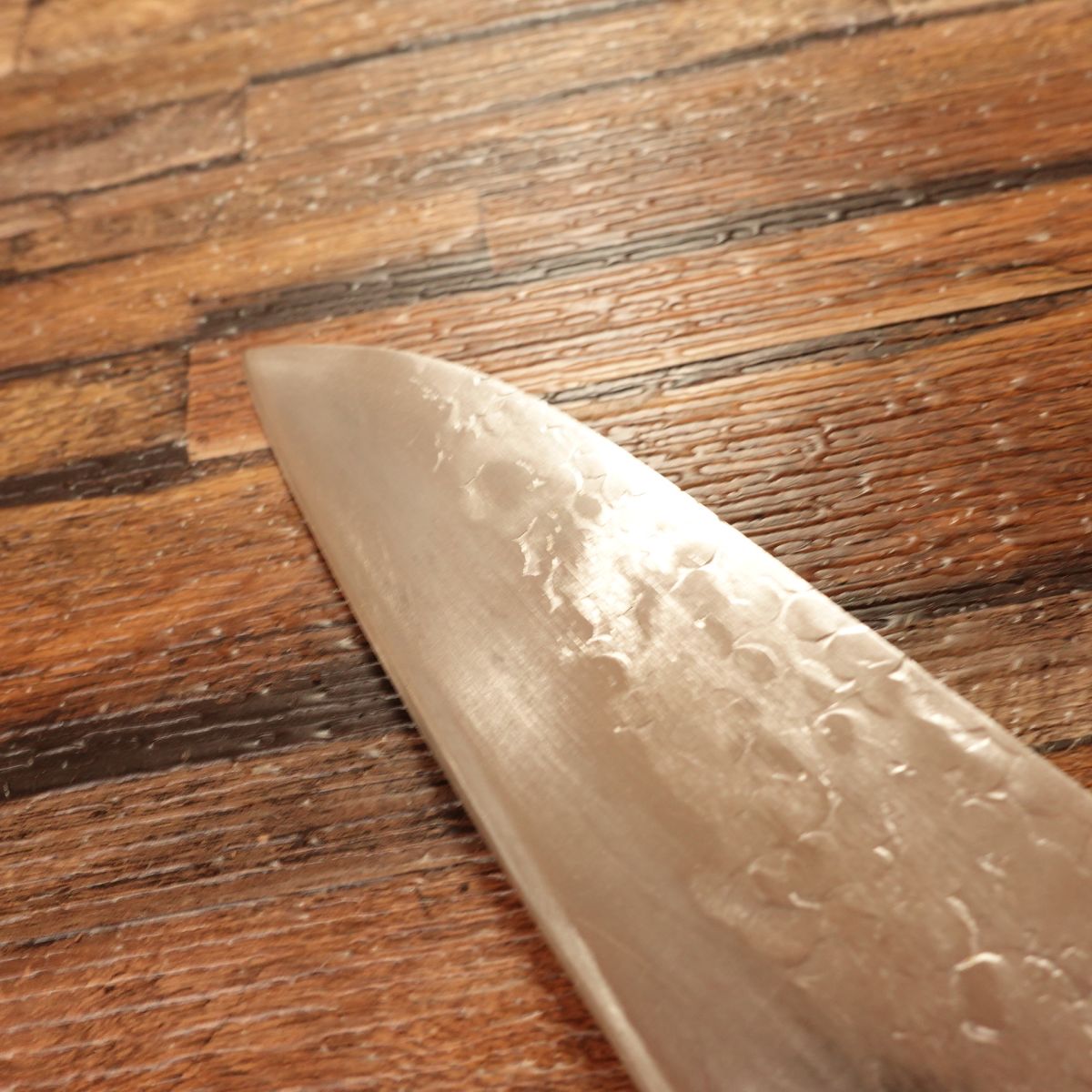 Hozugawa Santoku Knife, Sharpened, Yoshisada, All-Purpose Knife, Hammer Pattern, Honwarikomi, Special Edition, 180mm