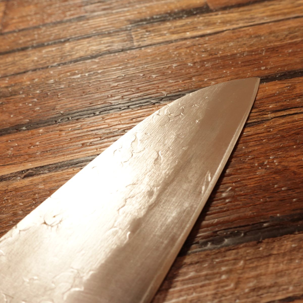 Hozugawa Santoku Knife, Sharpened, Yoshisada, All-Purpose Knife, Hammer Pattern, Honwarikomi, Special Edition, 180mm