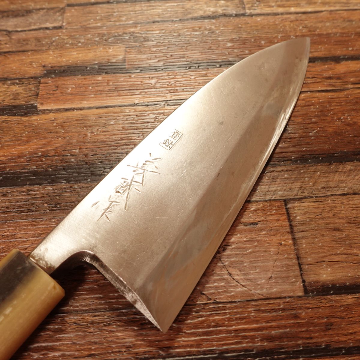 Yoshimori Deba Knife, Sharpened, White Water Buffalo Handle, Yoshimori Work, Hagane, Single Bevel, 155mm