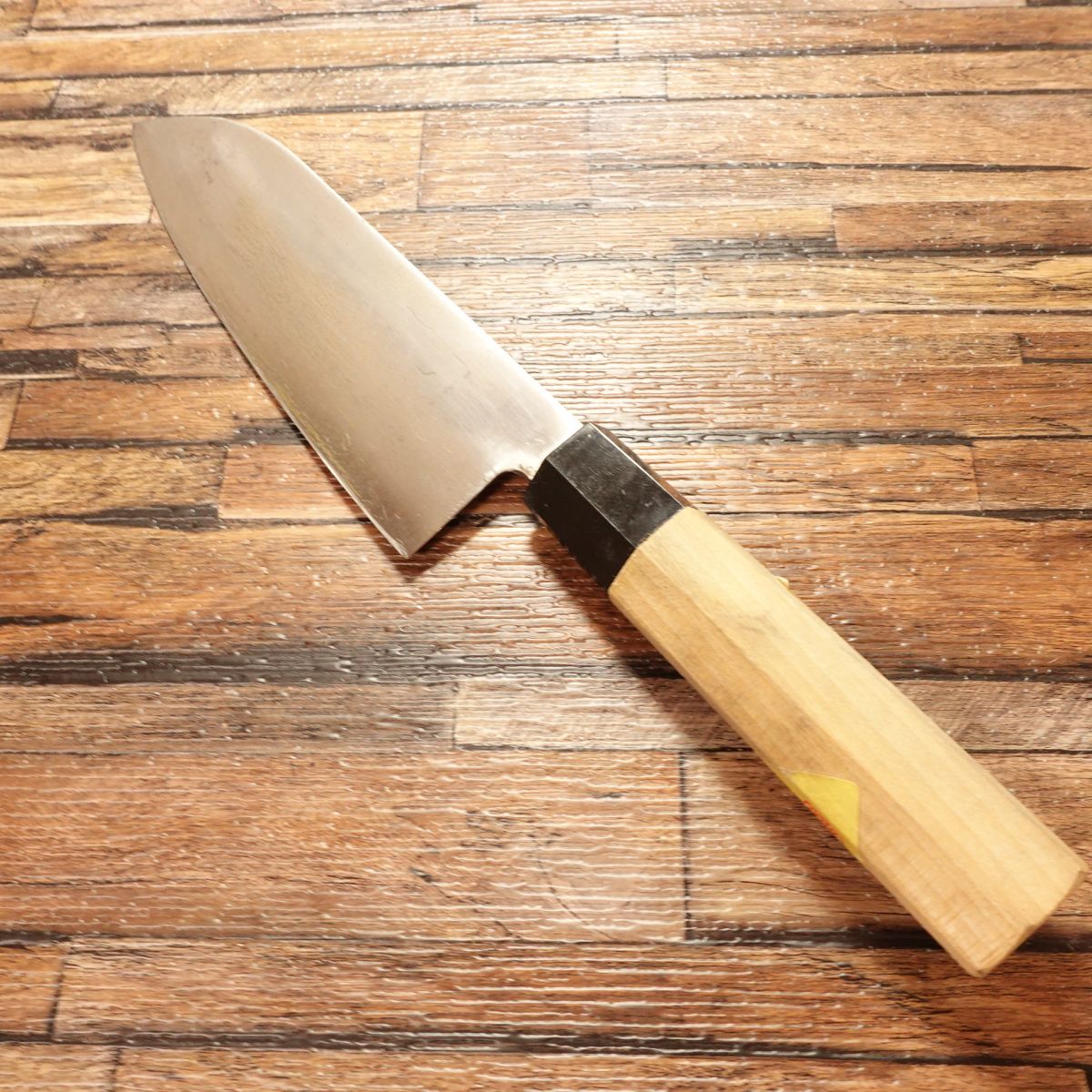 Yawaragi Santoku Knife, Sharpened, All-Purpose Knife, Unique Multi-Faceted Handle, 165mm