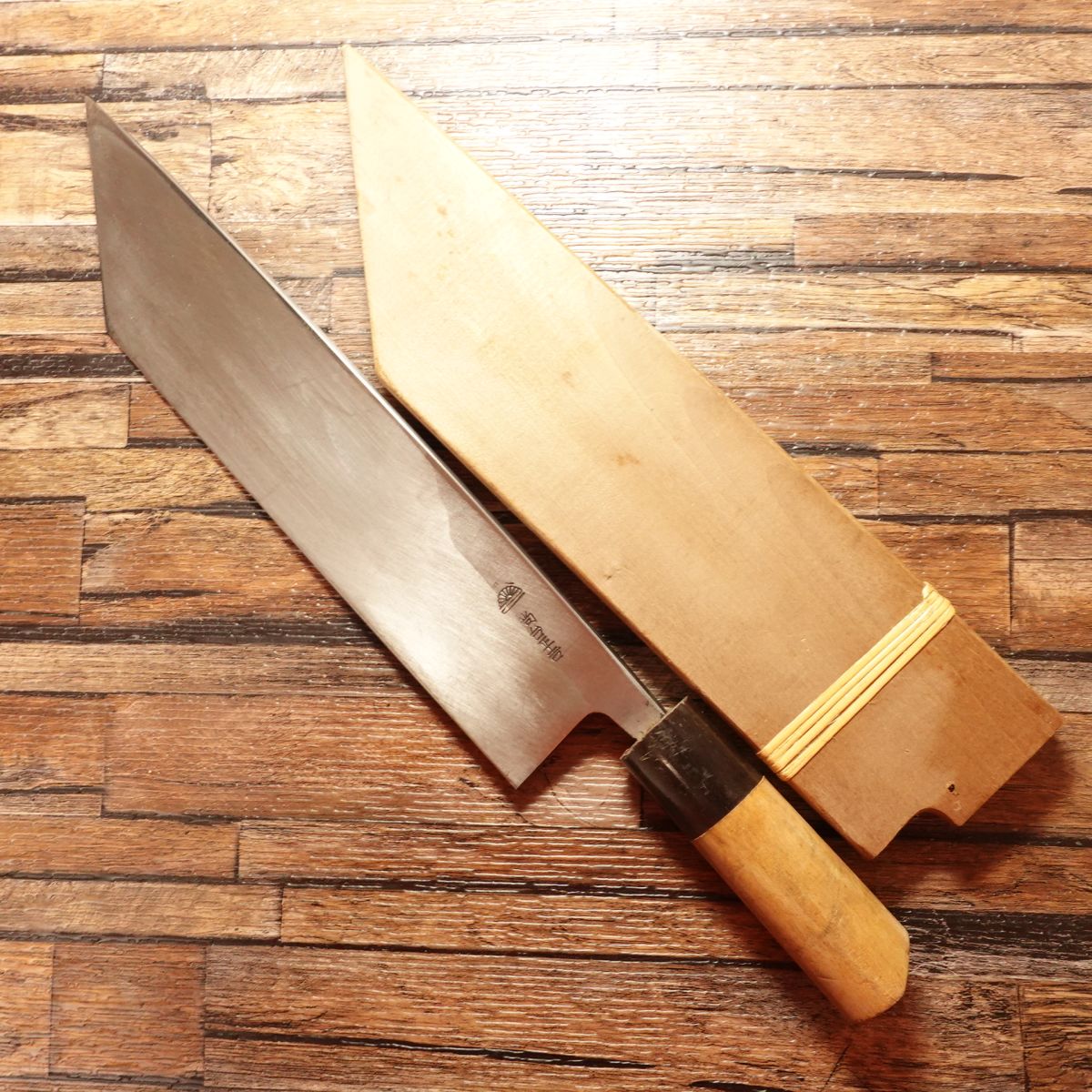 Syoudai Masayoshi Unagi Knife, Water Buffalo Handle, Eel Filleting Knife, With Wooden Saya, 250mm